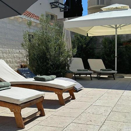 Villa Tm With Private Heated Pool, Poolhouse & Private Garage Milna  Buitenkant foto