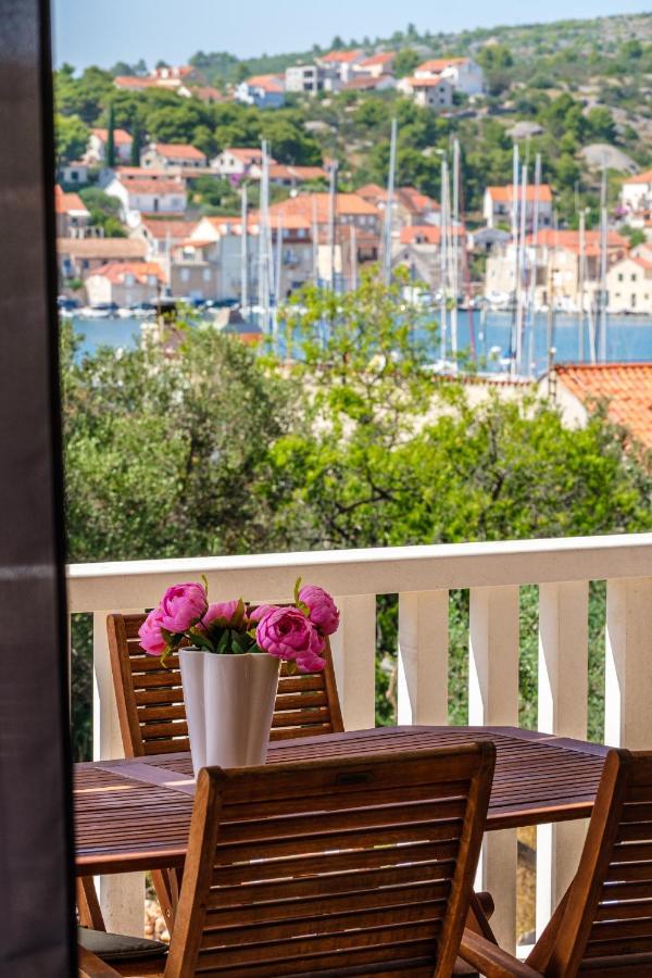 Villa Tm With Private Heated Pool, Poolhouse & Private Garage Milna  Buitenkant foto